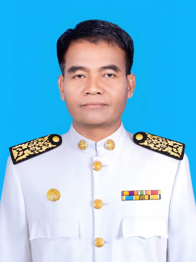 นายสมควร  ไก่แก้ว