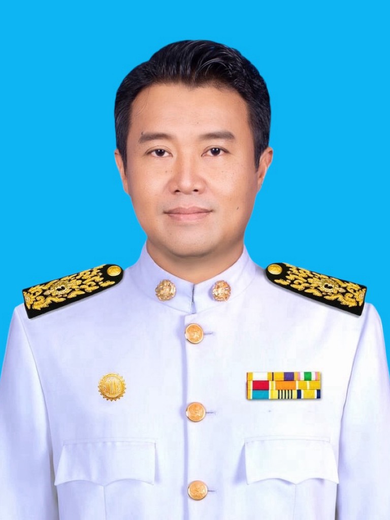 นายสุริยัน  แจ่มแจ้ง